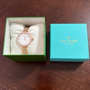 Women’s watch gently used a few times. Comes with box. Only needs a battery